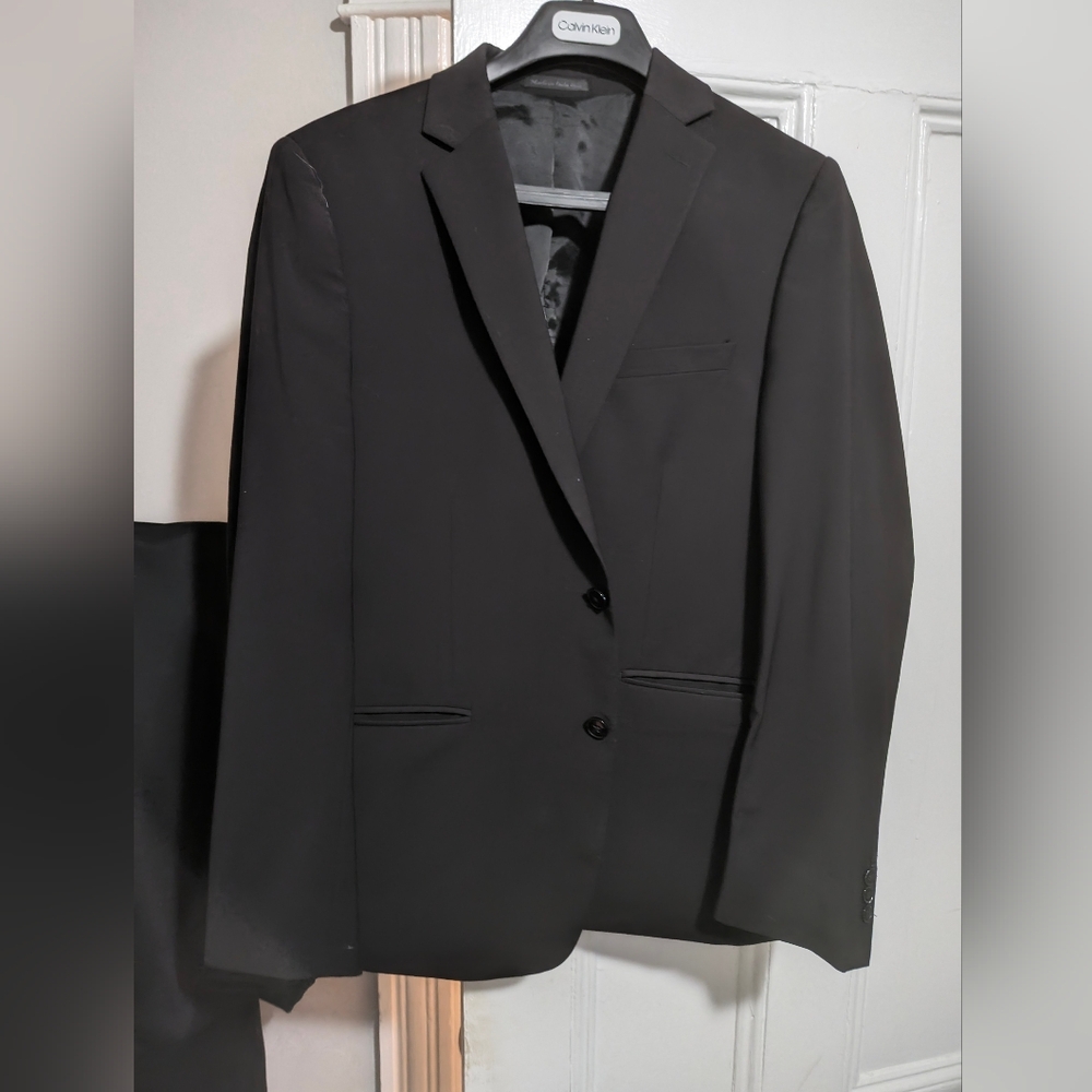 Black Calvin Klein collection suit size XL 44R slim .
